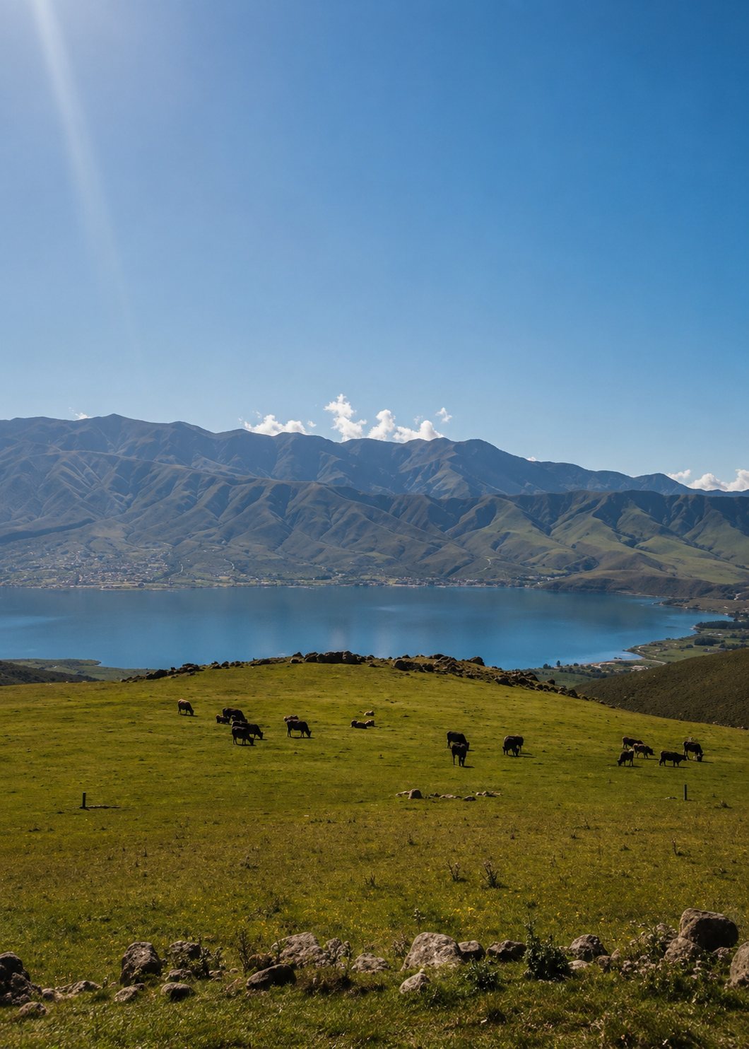 Dique La Angostura y la sierra del valle de Tafí